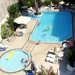 Apartahotel Agela &