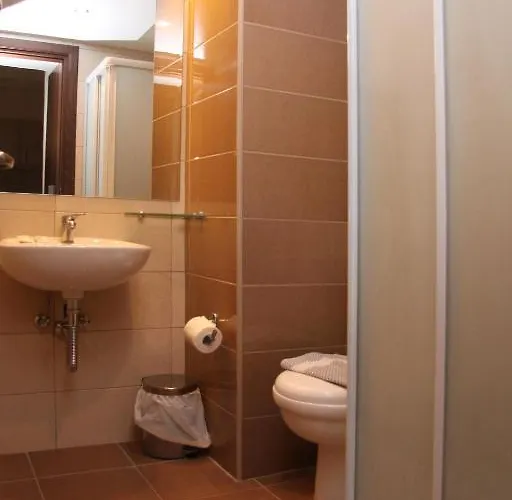 Agela & Aparthotel 3*