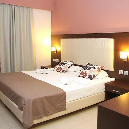 Agela & Aparthotel 3*