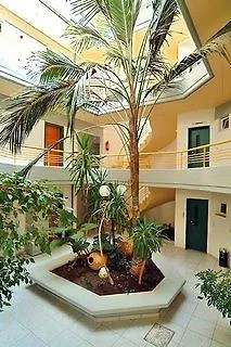 Agela & Apartmanhotel 3*