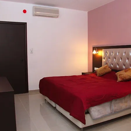 Ξενοδοχείο με διαμερίσματα Agela & 3*